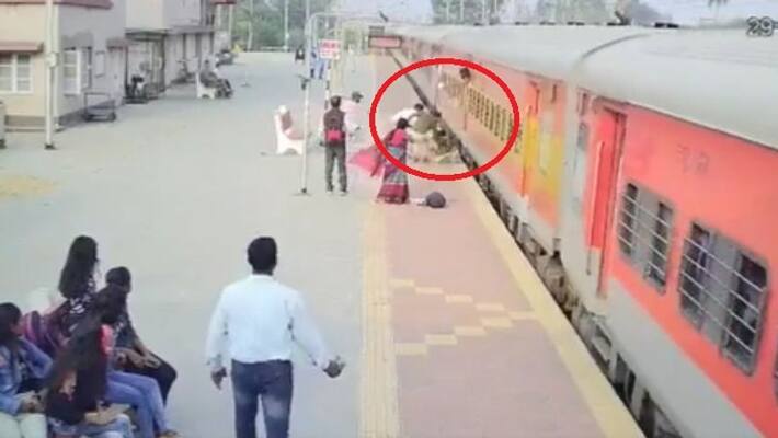 rpf officer saved a woman life when she jump from the moving train rpf officer saved a woman life when she jump from the moving train
