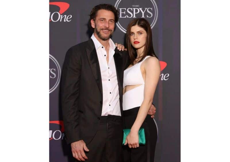 Alexandra Daddario and Andrew Form are married! 💍 The couple
