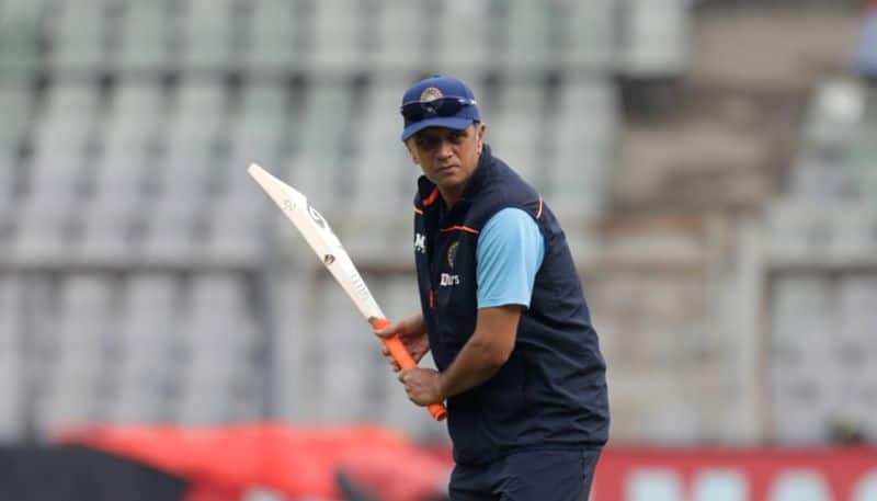 India vs New Zealand: Head Coach Rahul Dravid, former Cricketer Sunil Gavaskar, behind Mayank Agarwal Century