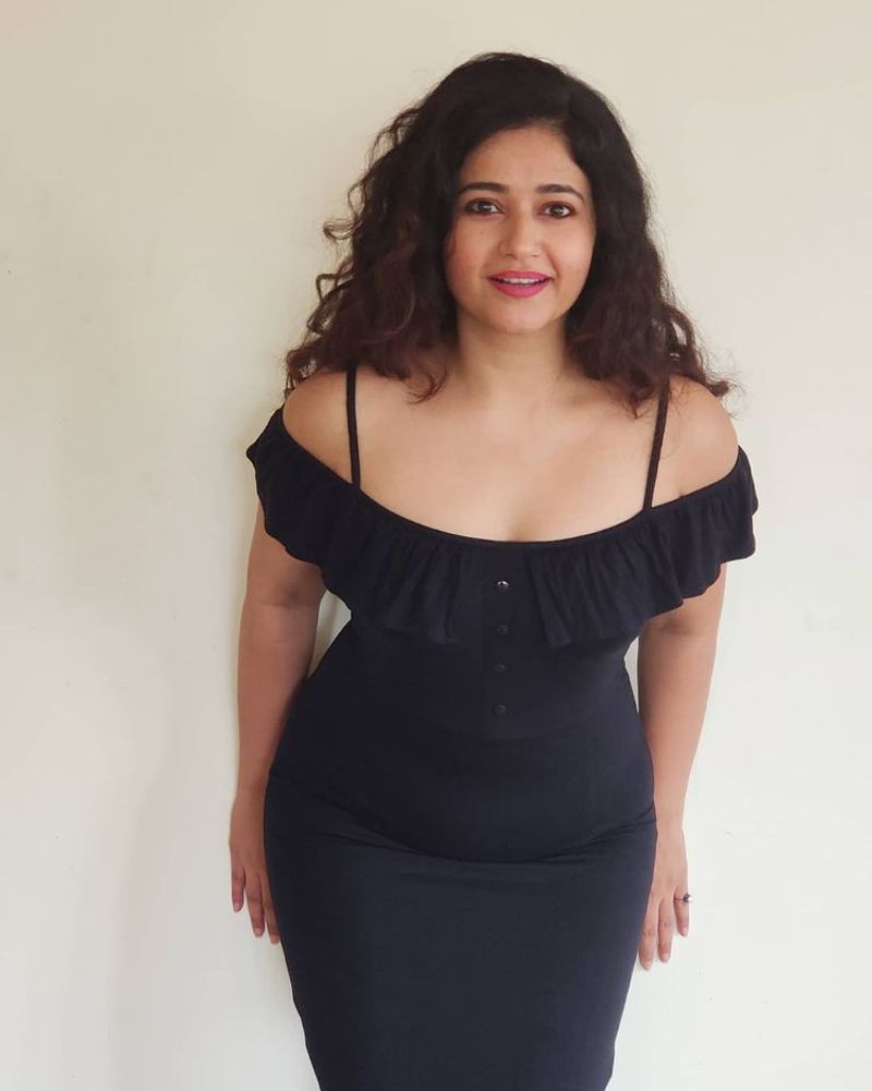 Actress poonam bajwa tight dress overload hot photo gallery
