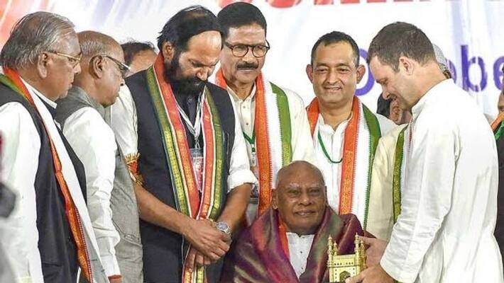 Sonia gandhi and rahul Gandhi expressed their condolences over the death of Rosaiah Sonia gandhi and rahul Gandhi expressed their condolences over the death of Rosaiah