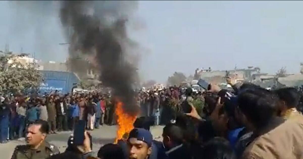 ஆண்டவா.. இந்த பாகிஸ்தான் காரனுங்களுக்கு என்ன தண்டணை..இலங்கை தொழிலாளியை உயிரோடு எரித்த பாகிஸ்தான் வெறியர்கள்..