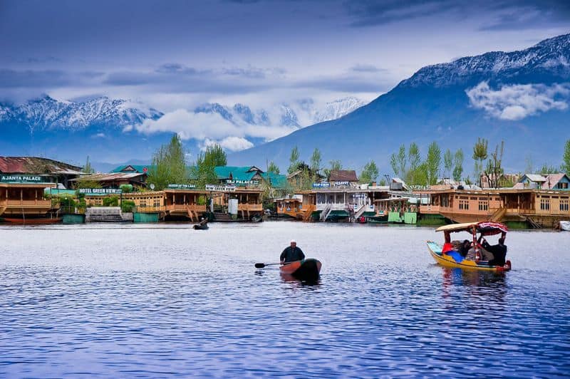 Travellers must visit this places in Kashmir full details are here