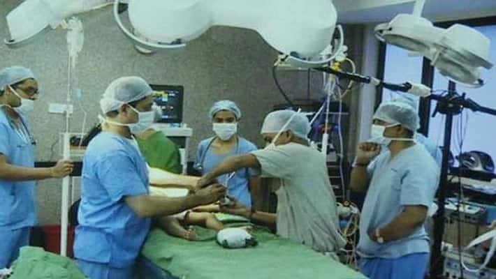 thumb cut successfully operation in delhi hospital man reached on dubai thumb cut successfully operation in delhi hospital man reached on dubai
