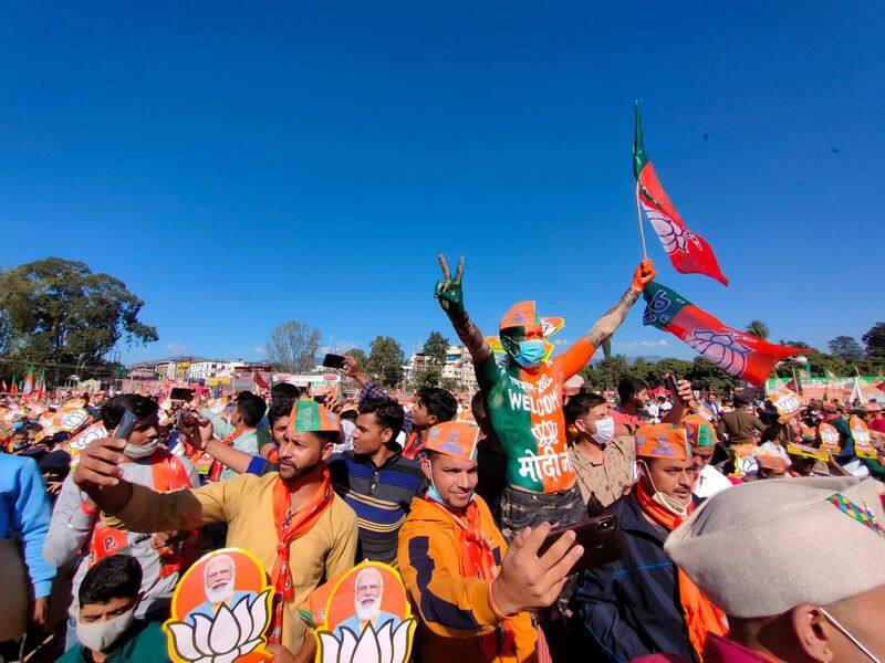 PM Modi Uttarakhand visit, People welcoming Prime Minister, glimpses of various moments, DVG