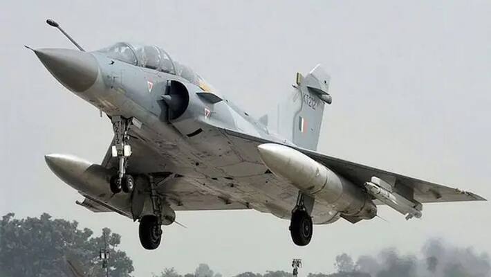 Uttar Pradesh Police recover Mirage fighter jet's tyre stolen from trailer amid traffic jam-dnm Uttar Pradesh Police recover Mirage fighter jet's tyre stolen from trailer amid traffic jam-dnm