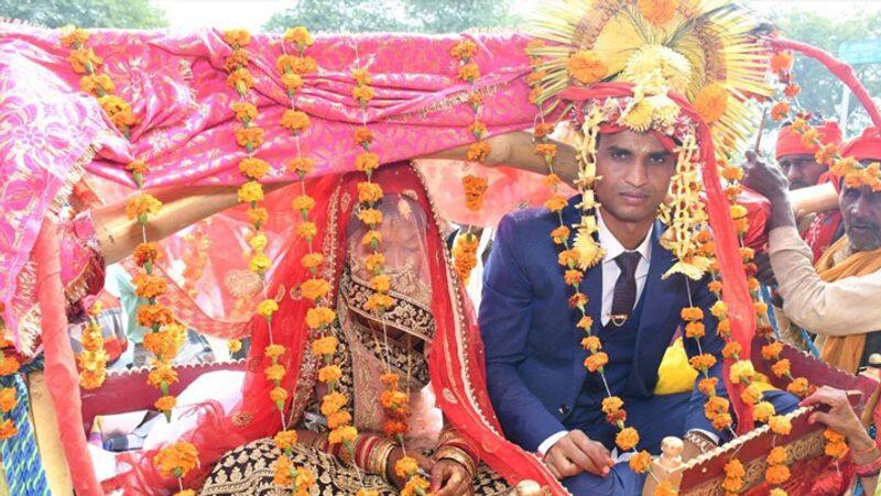 Madhya Pradesh unique marriage sdop prithvipur went out on a bicycle with bride cycle to worship