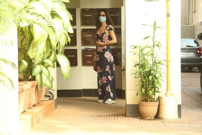 katrina kaif family members started arrived at celeb house bjc