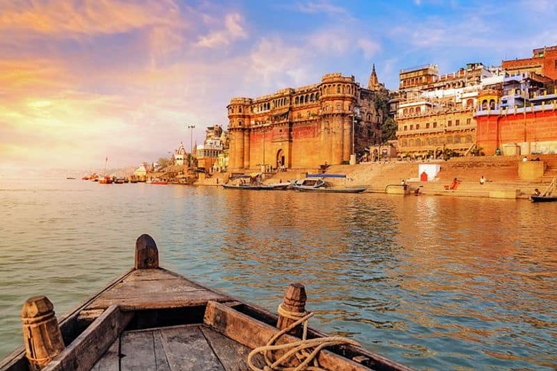 Travellers Must visit this places in varanasi full details are here