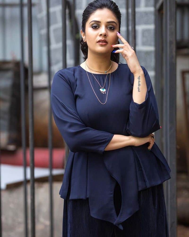 Sreemukhi complete blue dress photos goes viral