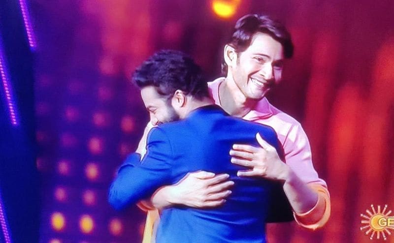 ntr warning to mahesh regards rajamouli movie mahesh play game with tarak