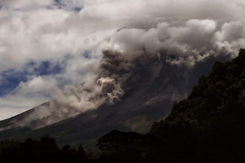 11 villages buried by Mt Semeru hot ash in Indonesia