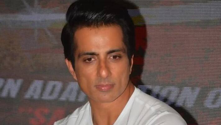 Maharashtra news bmc issued notice actor sonu sood to remove illegal construction Maharashtra news bmc issued notice actor sonu sood to remove illegal construction