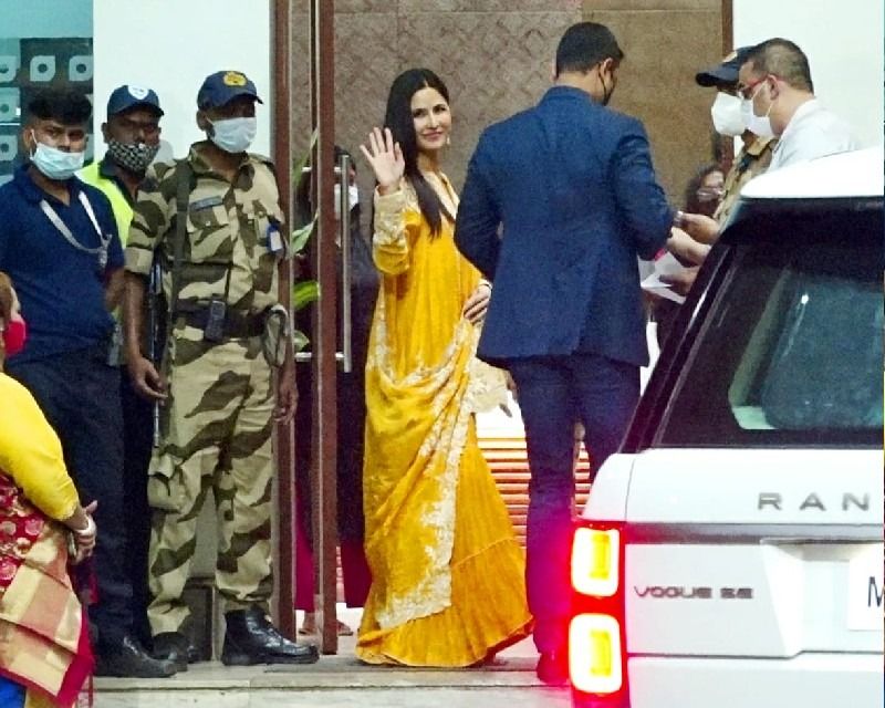Katirna kaif Vicky Kaushal Marriage actress was spotted outside the house
