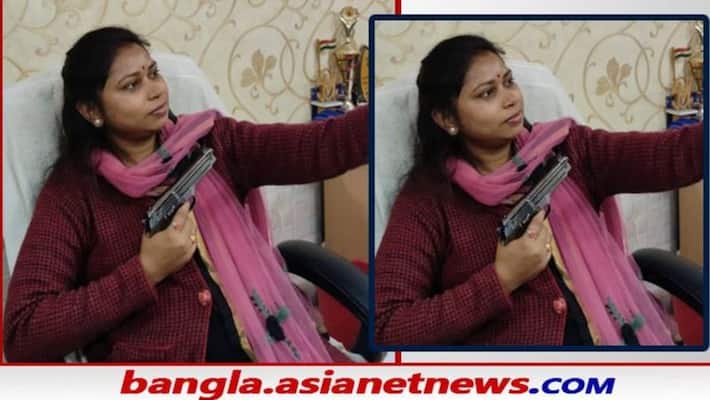 TMC Leader Mrinalini Mandal Maiti allegedly spottet with a firearm in Malda office RTB TMC Leader Mrinalini Mandal Maiti allegedly spottet with a firearm in Malda office RTB
