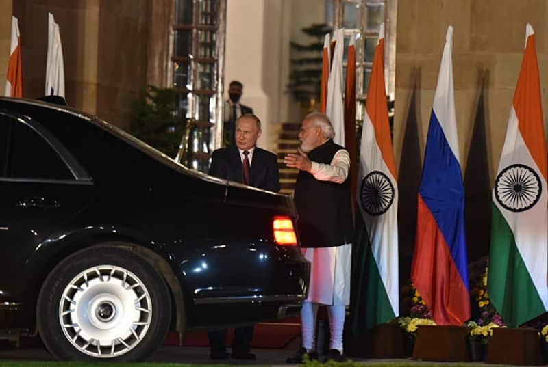 India and Russia sign military trade agreements in 21 th India Russia Summit