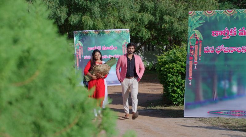 Jagathi and Rishi sitting together for lunch in todays guppedantha manasu serial episode