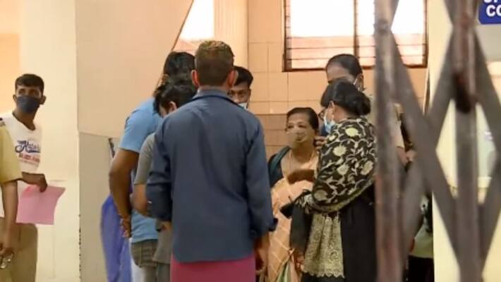 Husband tried to murder wife and daughter Husband tried to murder wife and daughter
