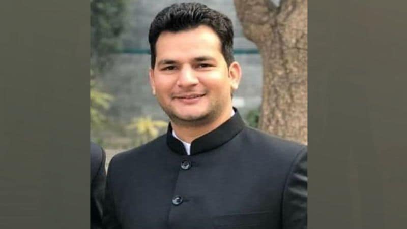 MP Shivpuri IPS Narendra Singh Rawat marriage thieves stole jewelry and cash brides side UDT