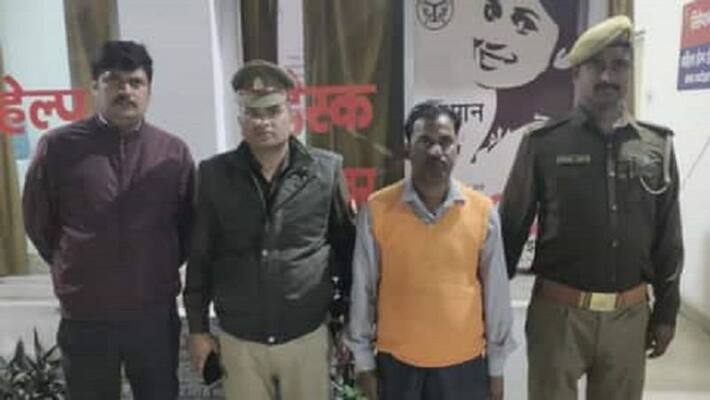Priest used to talk obscenely with women more than 60 complaints were filed women powerline team arrested Priest used to talk obscenely with women more than 60 complaints were filed women powerline team arrested