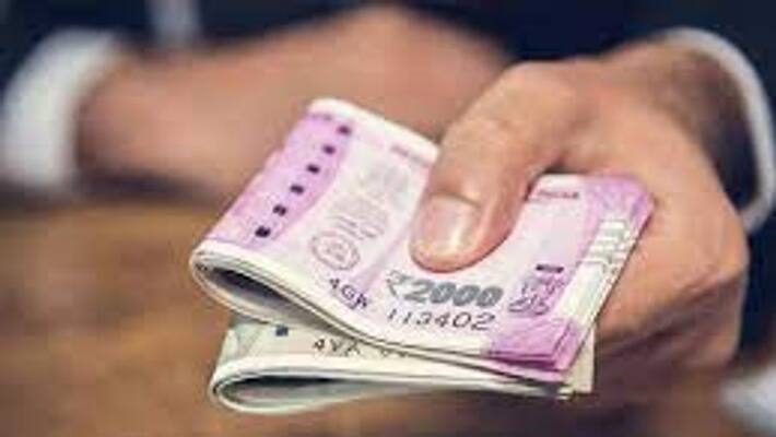 Merchant jumps with 15 crore ticket money .. Merchant jumps with 15 crore ticket money ..