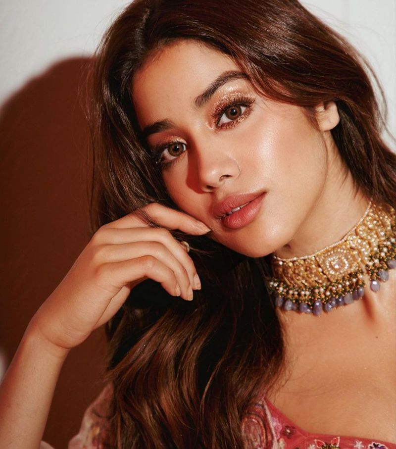 young bueauty janhvi kapoor jaw dropping poses rises heat in choli lehanga