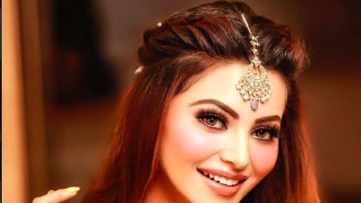 Urvashi Rautela video goes viral on internet from miss universe stage bjc Urvashi Rautela video goes viral on internet from miss universe stage bjc