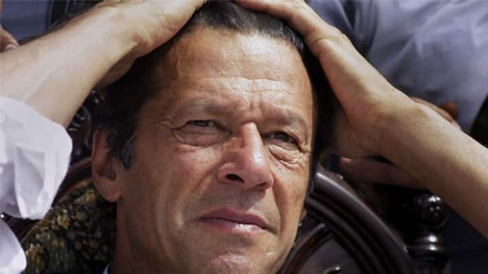 Pakistani rupee falls to a record low, depreciates 30 5pc against US dollar under Imran Khan govt pod Pakistani rupee falls to a record low, depreciates 30 5pc against US dollar under Imran Khan govt pod