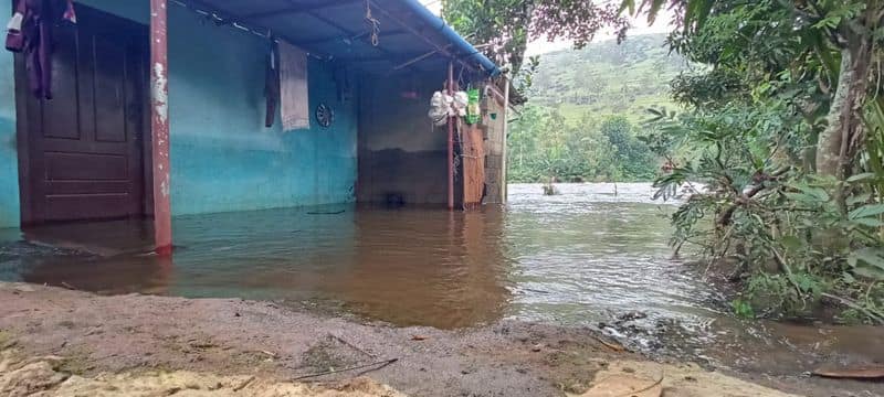 tamilnadu open Mullaperiyar Dam shutter at midnight Kerala go to Supreme Court