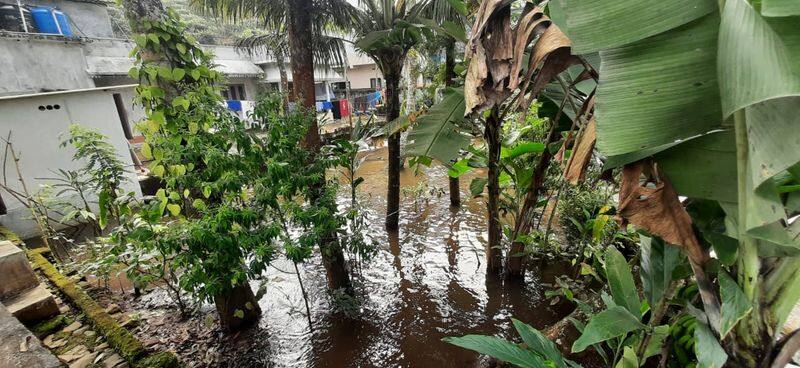 tamilnadu open Mullaperiyar Dam shutter at midnight Kerala go to Supreme Court