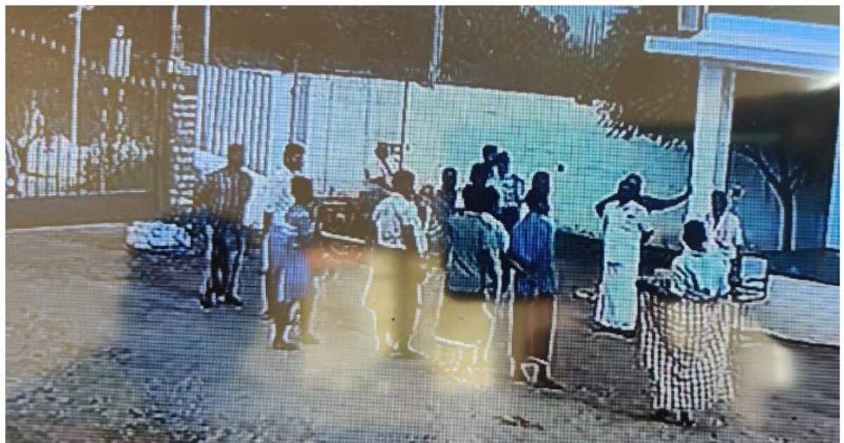 DMK பேக்டரிக்குள் அத்துமீறி நுழைந்து திமுகவினர் அராஜாகம்... பணம் கேட்டு மிரட்டல்... பரபர குற்றச்சாட்டு..!