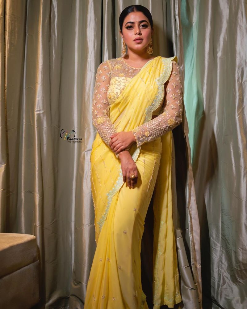 akhanda fame purna jaw dropping poses in designer saree