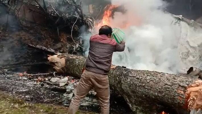 Gen Bipin Rawat chopper crash Helicopter hit trees, burst into flames says eyewitness pod Gen Bipin Rawat chopper crash Helicopter hit trees, burst into flames says eyewitness pod