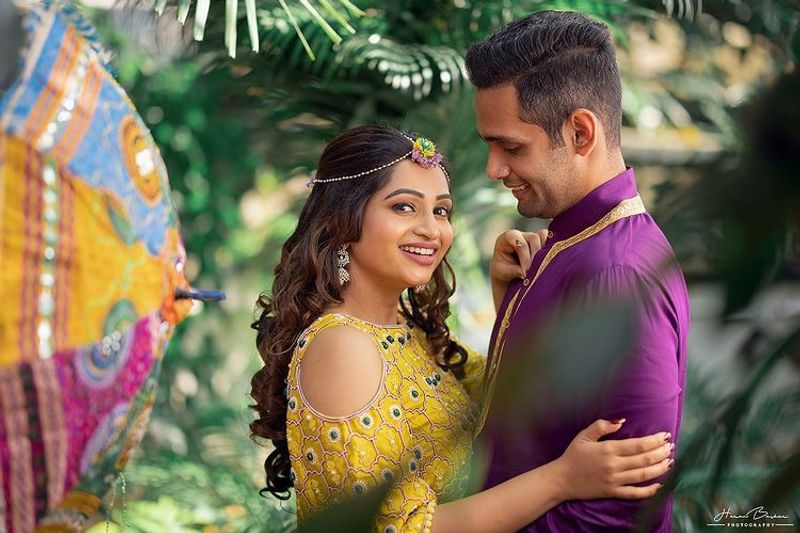 Vijay tv serial fame Nakshathra Nagesh mehndi romantic photo gallery