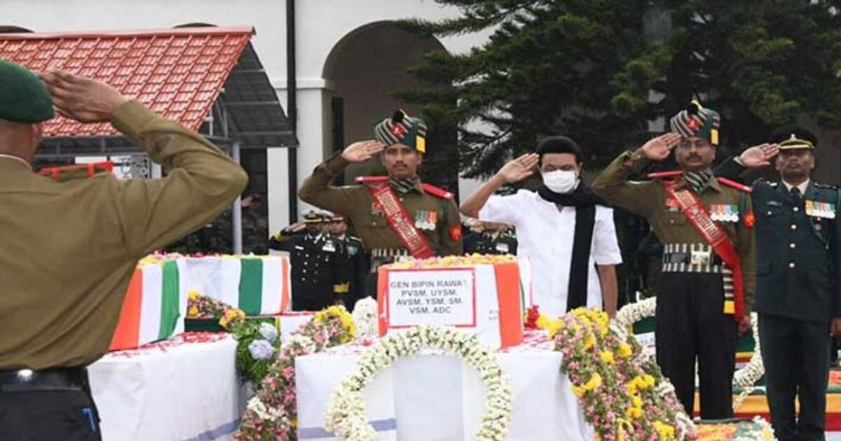 MKStalin: தேசப்பற்றோடு வீரவணக்கம் செலுத்திய மு.க. ஸ்டாலின்...!! நெகிழ்ந்து போன ராணுவ வீரர்கள்..!