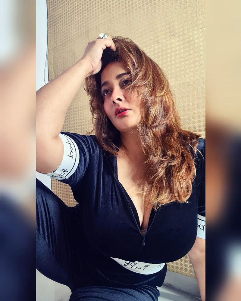 alluring actress kiran rathod over load hot black dress photos