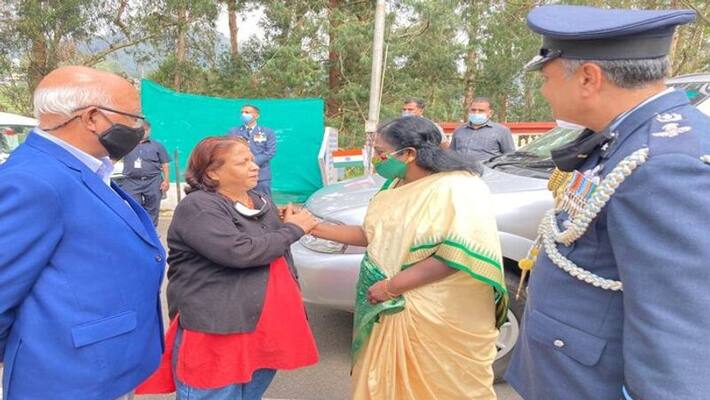 Telangana governor Tamilisai Soundararajan visited Military Hospital at Wellington Telangana governor Tamilisai Soundararajan visited Military Hospital at Wellington