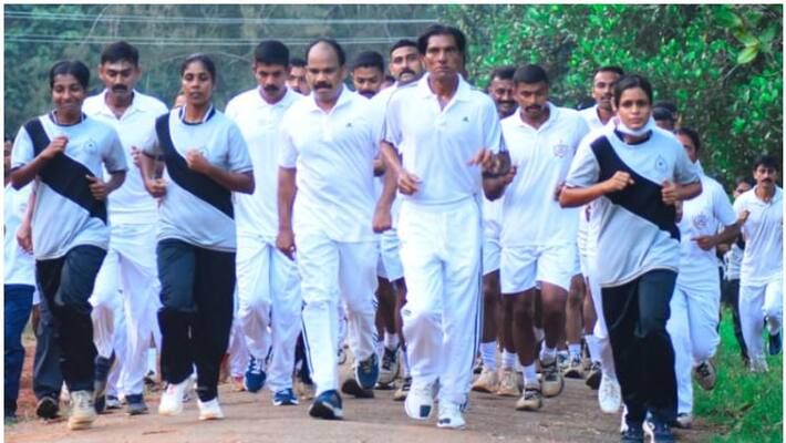 dgp anil kant completed 20 rounds in police training ground dgp anil kant completed 20 rounds in police training ground