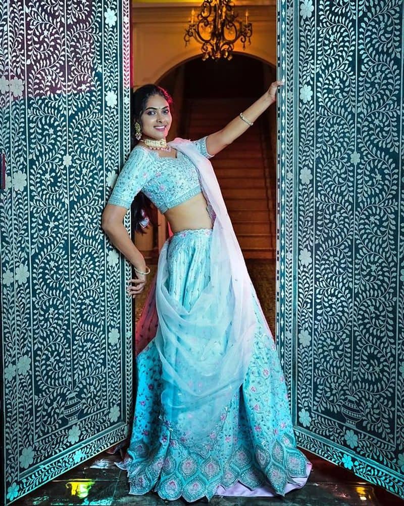Actress Divi Vadthya Stunning photoshoot in lehenga