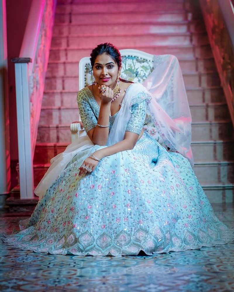 Actress Divi Vadthya Stunning photoshoot in lehenga