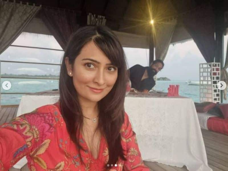 Kannada Radhika Pandit says Men are too difficult with pictures vcs