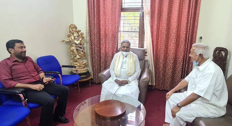 cm ibrahim meets siddaramaiah and demands for opposition leader position rbj