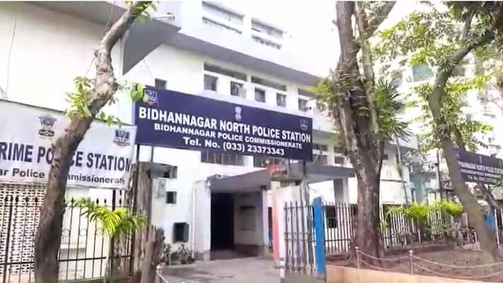 bidhannagar traffic asi accused of molesting a woman bmm bidhannagar traffic asi accused of molesting a woman bmm