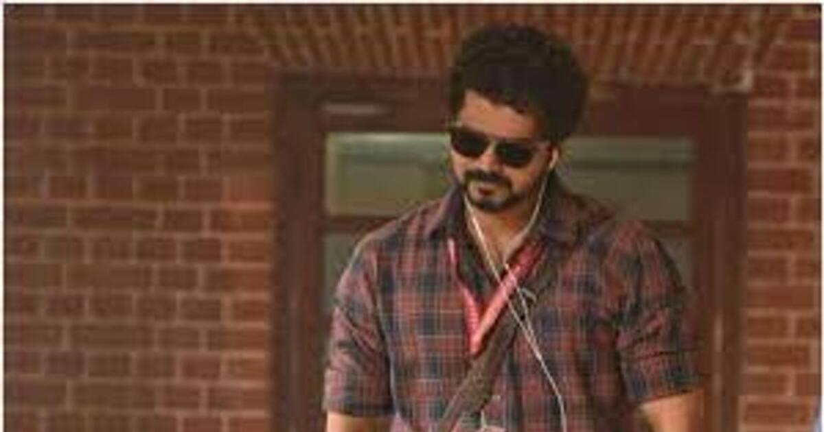 வாவ்.. செம கெத்தாக நிற்கும் தளபதி...வாத்தி கம்மிங் பாடலுக்கு தயாராகும் மாஸ்டர் விஜயின் பார்த்திராத புகைப்படம்.