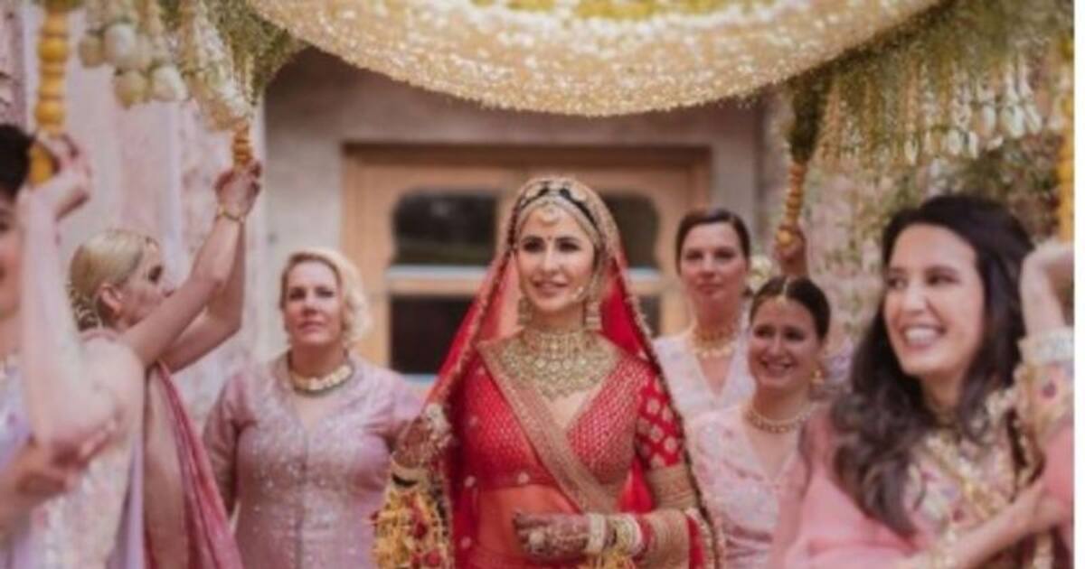 Katrina Kaif: திருமண லெஹங்காவில் சிவப்பு ரோஜா போல் மின்னிய கத்ரீனா! உருக்கமான பதிவுடன் வெளியிட்ட புகைப்படங்கள்