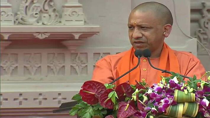 UP CM Yogi Adityanath begins campaign to distribute tablets, smartphones to 1 crore students gcw UP CM Yogi Adityanath begins campaign to distribute tablets, smartphones to 1 crore students gcw