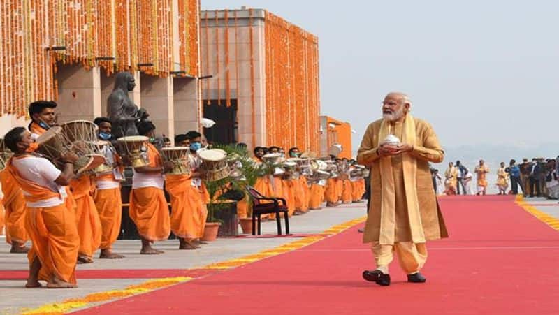 Kashi Varanasi PM Narendra Modi visit Kashi Vishwanath Corridor These 21 pictures will be remembered forever They become history UDT