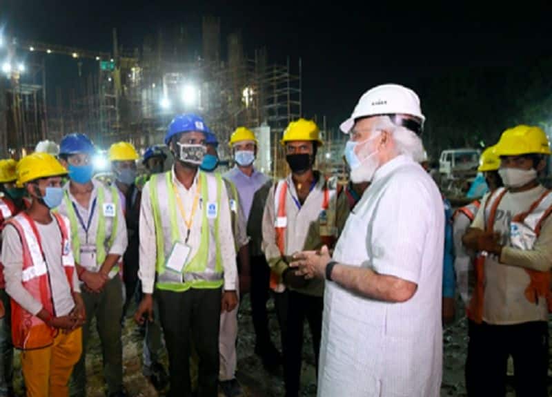 Here s how PM Modi has been lauding dignity of labour over the years (Pictures)-dnm