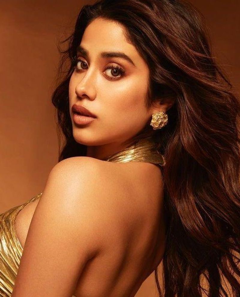 Jhanvi kapoor glamourous photos in golden dress