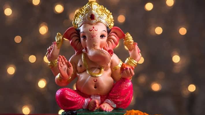 See the history and significant of Akhuratha Sankashti Ganesh Chaturthi See the history and significant of Akhuratha Sankashti Ganesh Chaturthi